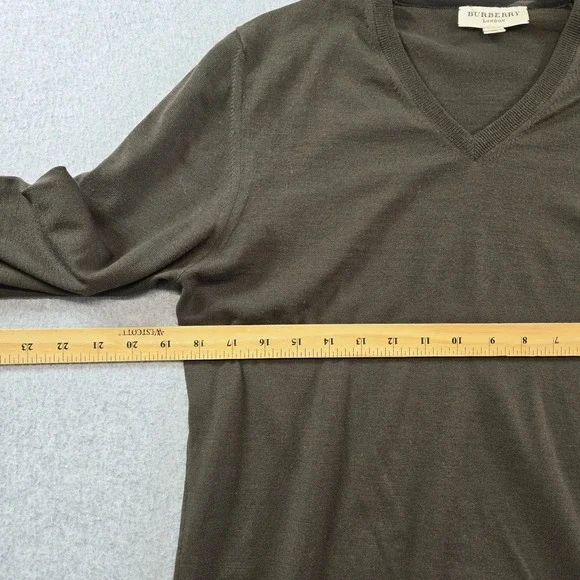 Burberry London Sweater Mens M Brown V-Neck Pullover Cotton Blend Lightweight - Picture 9 of 9